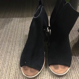Black toms heels